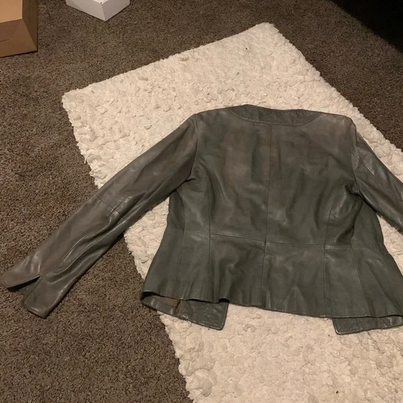 MaxMara Vintage Green Women’s Genuine Leather Jacket made in Italy (US SZ 12) - Picture 9 of 16